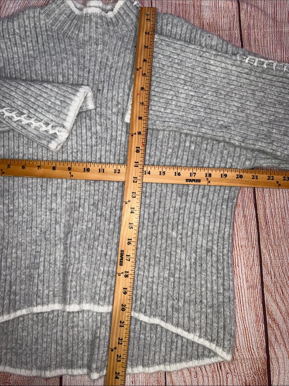 Halogen Women’s Medium Gray Rib Knit Sweater Crewneck Soft Casual Pullover